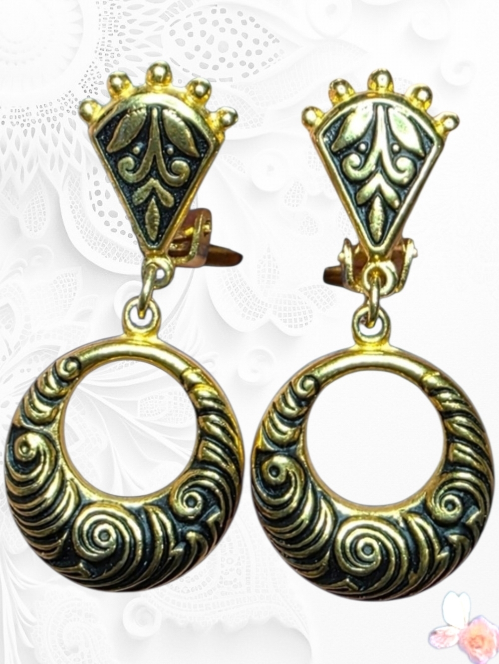 Bold Vintage Signed Spain Gold Swirl Dangle Clip Earrings 886